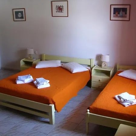 Anna And Hotel Katapola